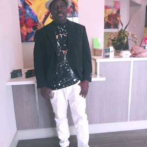 Meet your Posher, Josias